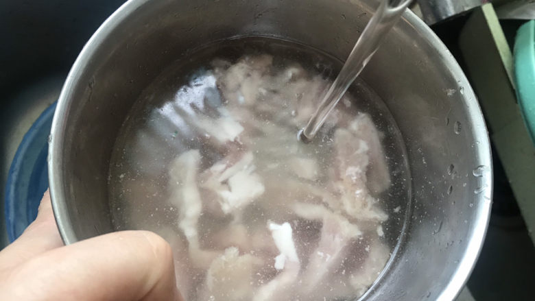 粉鸡汤（阜阳特色小吃）,清洗干净