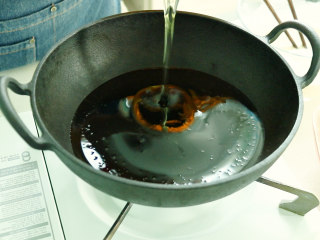 油炸金针菇,起锅热油