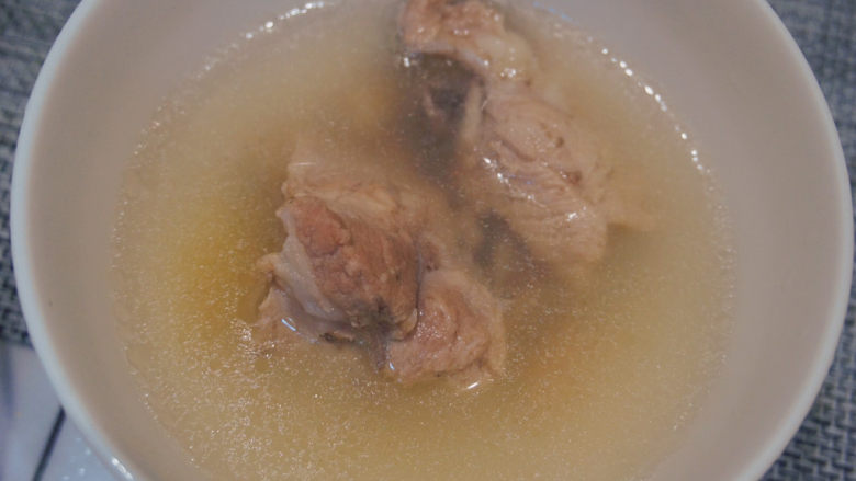 花生猪骨汤,猪骨的肉质炖得好软好香啊啊啊啊