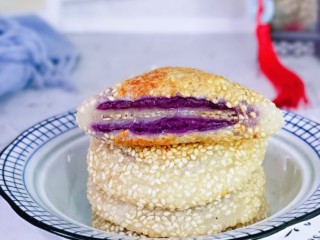 紫薯芝麻饼,做法简单，好吃停不下来。