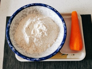 胡萝卜馒头,中筋面粉和胡萝卜