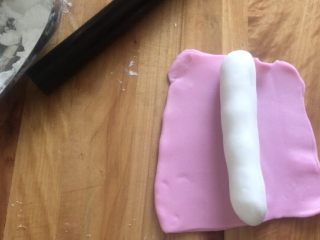 蝴蝶造型蒸饺,粉色包裹白色