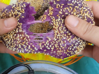 紫薯芝麻饼,软糯香甜拉丝