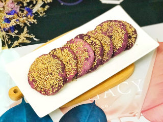 紫薯芝麻饼,喜欢就点个赞吧
