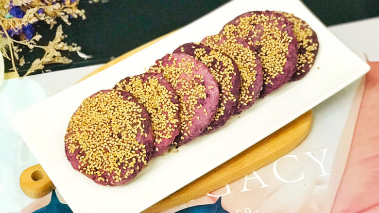 紫薯芝麻饼,喜欢就点个赞吧