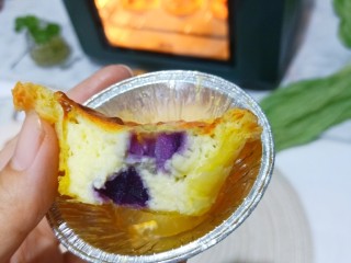 紫薯挞,出炉了，吃一个，好吃极了