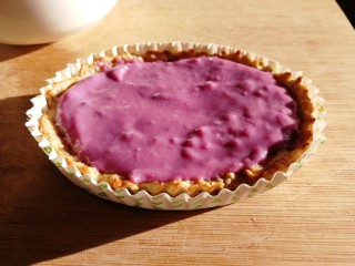 紫薯挞,盛在烤好的挞皮上。