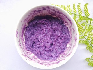 紫薯挞,搅拌均匀。