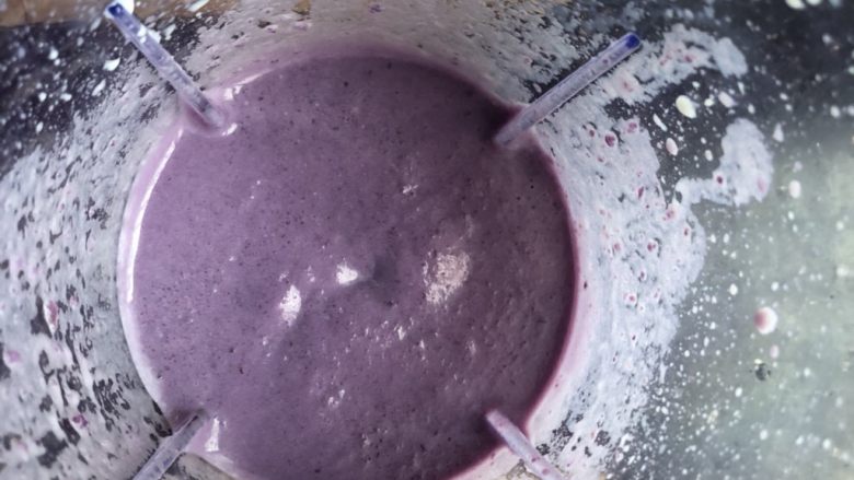 紫薯挞,用料理机打成细腻的糊糊。