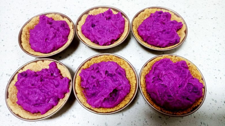 紫薯挞,放入紫薯泥