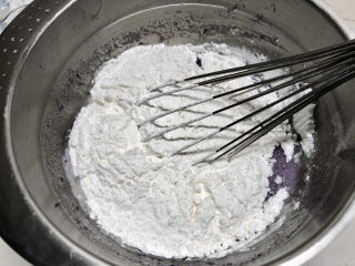 糯米紫薯糕,加入糯米粉，不过筛也是没问题的