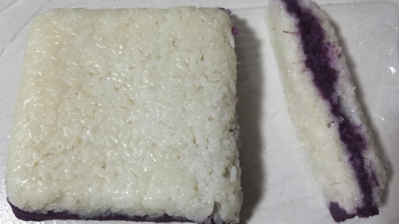 糯米紫薯糕,切成长条，中间切两段