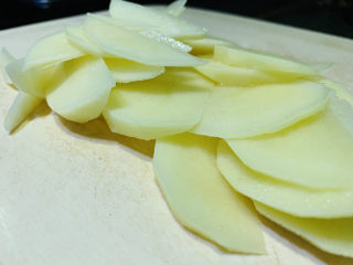 芝士焗土豆泥,切薄片，蒸的比较快