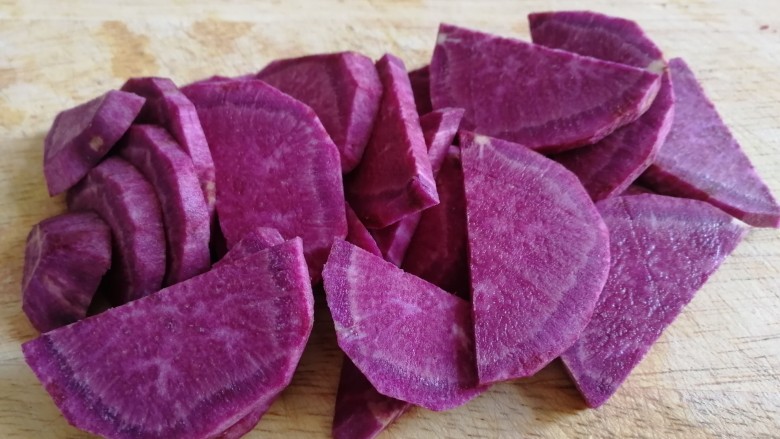 紫薯椰蓉球,切片儿。