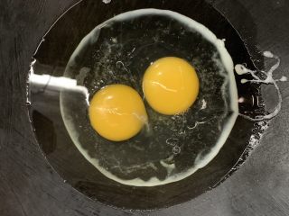 酱油炒饭,冷油打入鸡蛋。