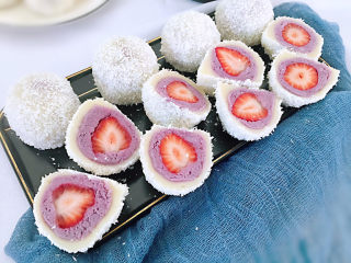 紫薯草莓椰蓉球,切开开吃！