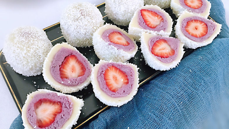 紫薯草莓椰蓉球,切开开吃！