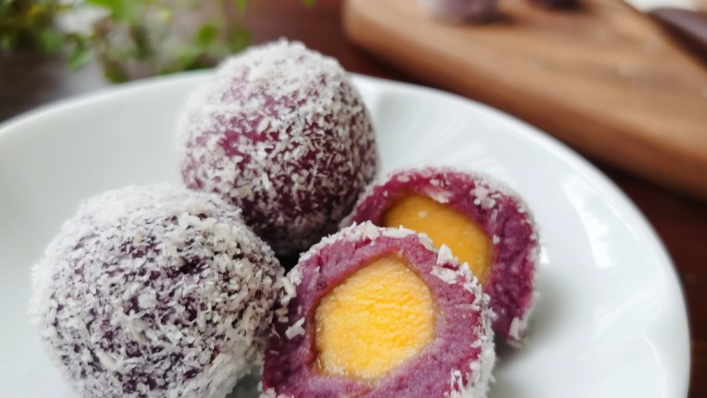 紫薯椰蓉球,喜欢的试试吧！