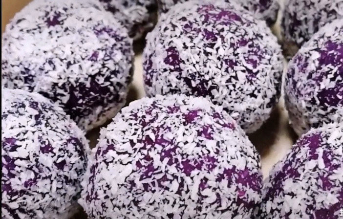 紫薯椰蓉球,因为加了糯米粉，口感更Q弹，个人觉得比没有家糯米粉的更好吃