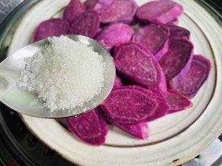 紫薯椰蓉球,加入适量白糖