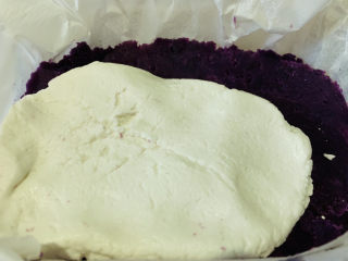 糯米紫薯糕,再压一层糯米团