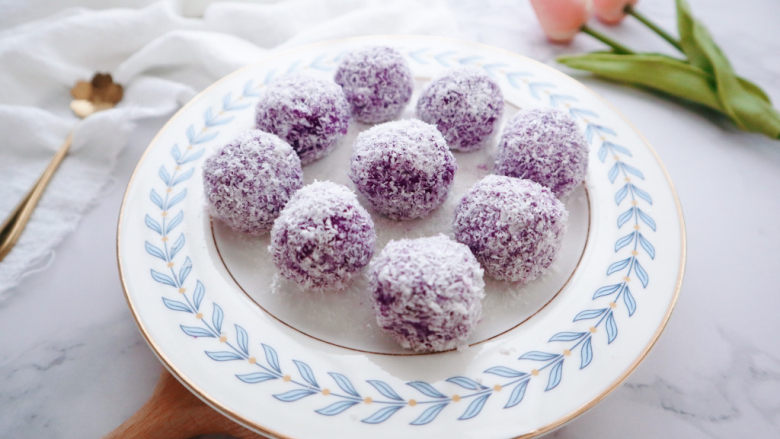 紫薯椰蓉球,简简单单的紫薯球就做好啦。