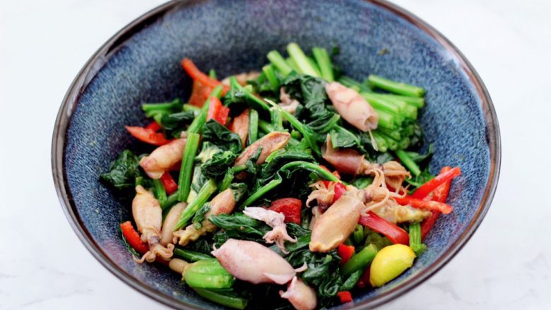 芥末菠菜海兔,把调料汁和所有食材混合搅拌均匀即可。