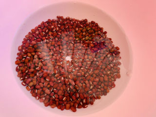 红豆薏米糊,泡水里，2小时