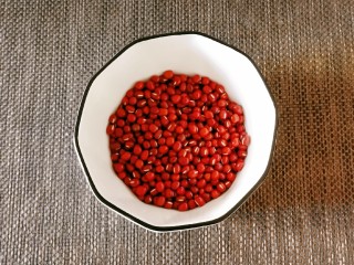 红豆薏米糊,红豆称重