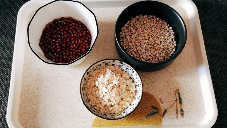 红豆薏米糊,食材准备好