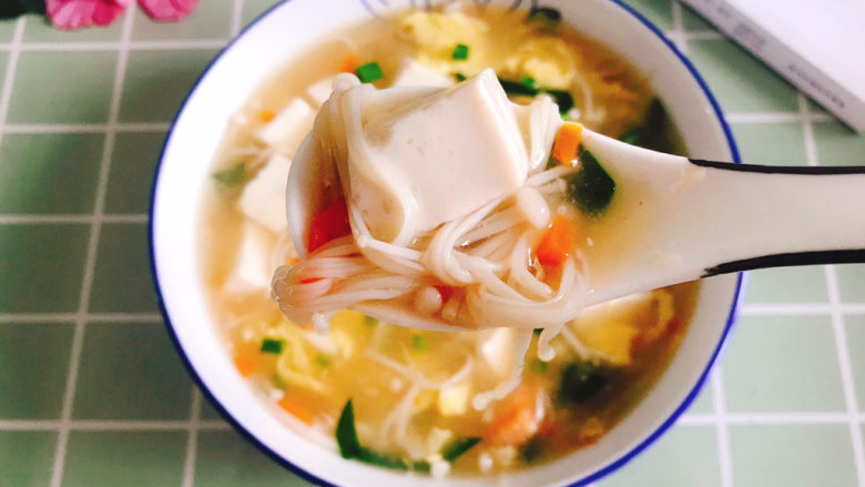 金针菇豆腐汤,开吃了，味道超级鲜美！