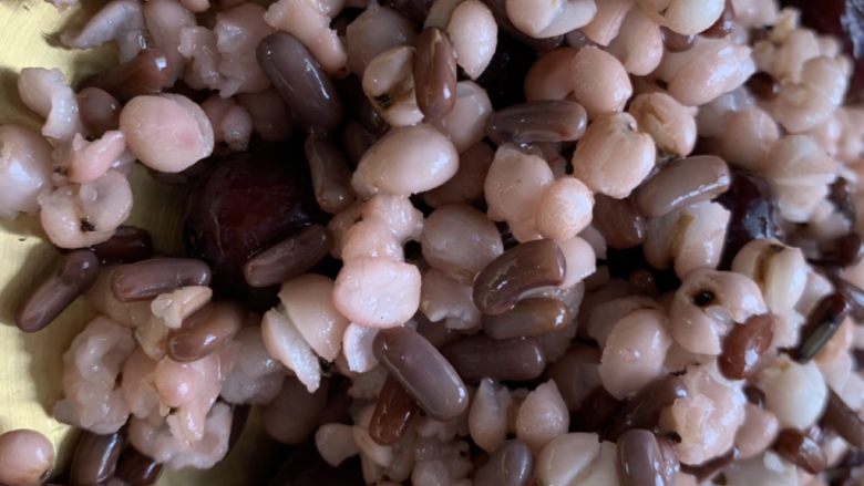 红豆薏米糊,煮软