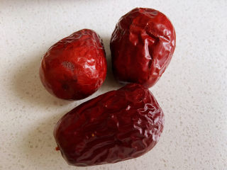 红豆薏米糊,如果大枣比较大3颗就够了，比较小就5颗。