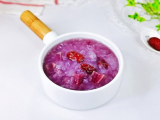 紫薯银耳粥,简单又营养的紫薯银耳粥。