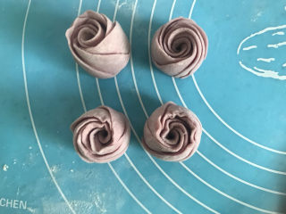 紫薯玫瑰花🌹馒头,稍微整理一下，玫瑰花就好了