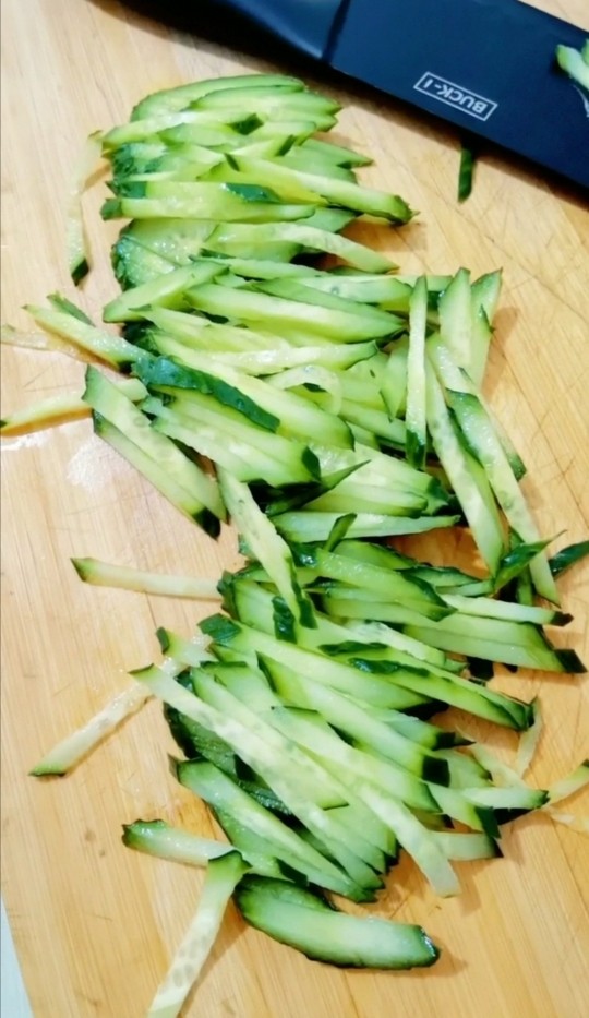黄瓜切丝简单4种切法图片