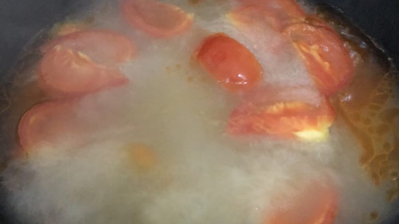 番茄瘦肉面,煮这样后加入面条
