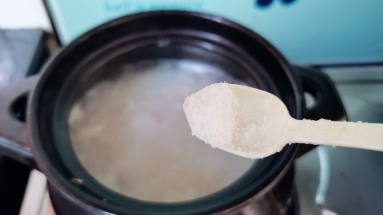 砂锅版“芦笋肉片粥”,加少许的盐