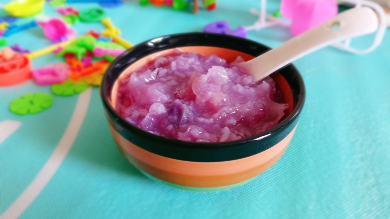 紫薯银耳粥,冰冻过后更好吃哦