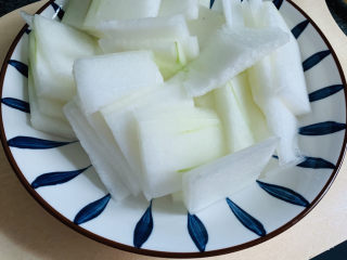 冬瓜薏米汤,切薄片
