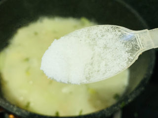 冬瓜薏米汤,加少许盐