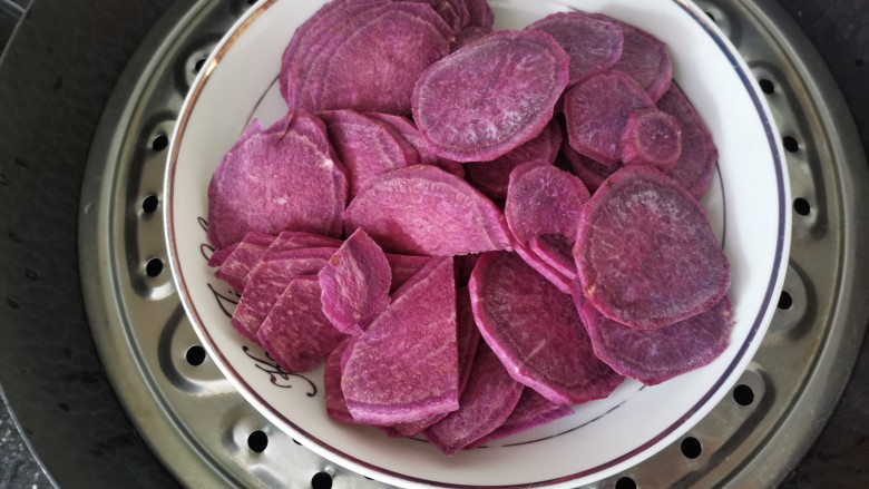 紫薯小馒头,上锅水开蒸15分钟