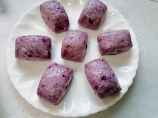 紫薯小馒头,装盘