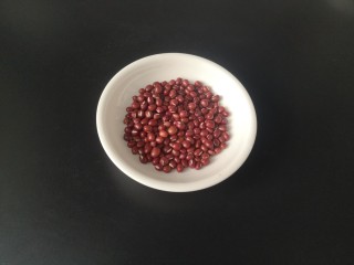 红豆薏米糊,红豆20g（赤小豆搭薏米最好，用玩了只好用红豆，颜色都一样）