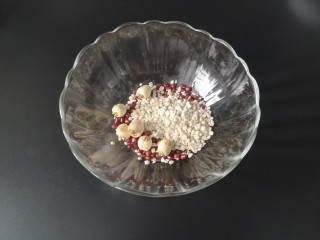 红豆薏米糊,除冰糖和桂花，其它混入一起