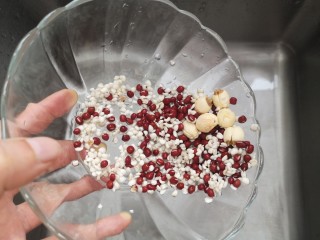 红豆薏米糊,沥干水份