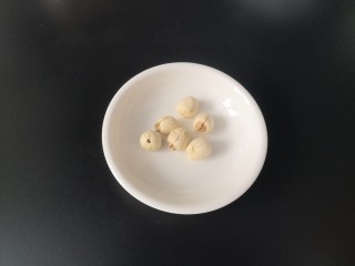 红豆薏米糊,莲子6~10粒均可