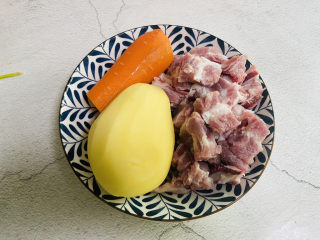 土豆排骨焖饭（电压力锅版）,准备好食材