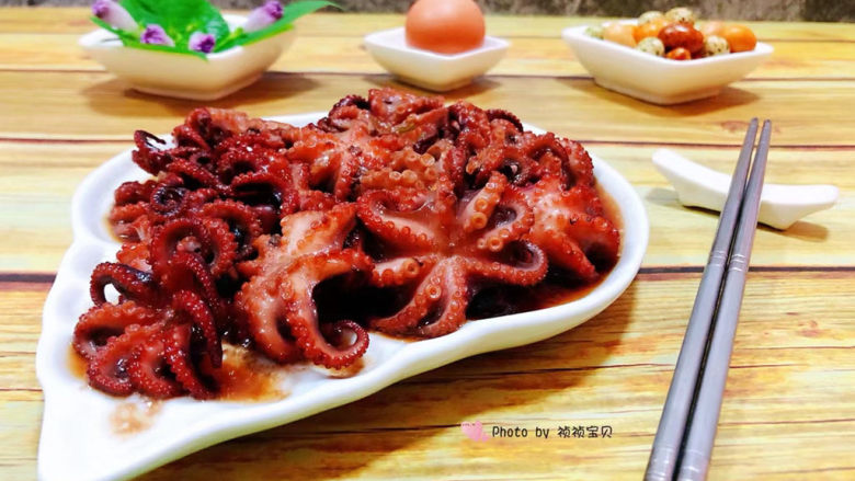 红烧章鱼,章鱼的营养价值非常丰富经常食用对身体有益