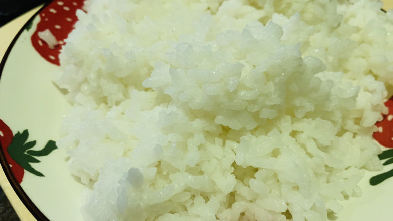 青菜炒饭,准备米饭